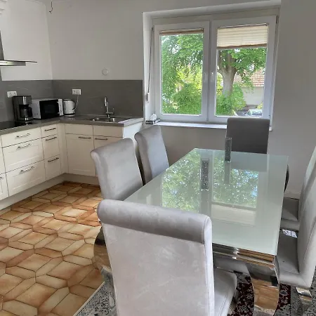 شقة فندقية 24h Check-in, Free Parking And Wifi 3*