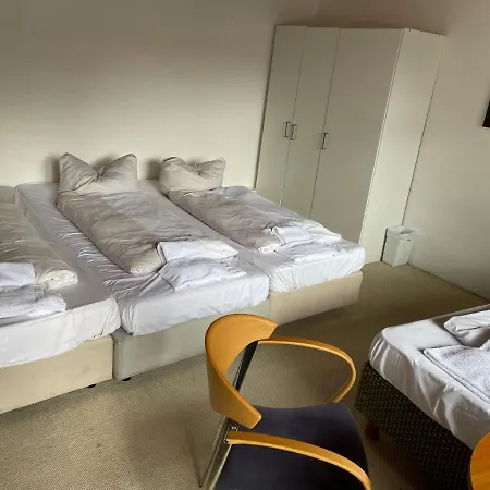 Aparthotel Apartment Hotel *